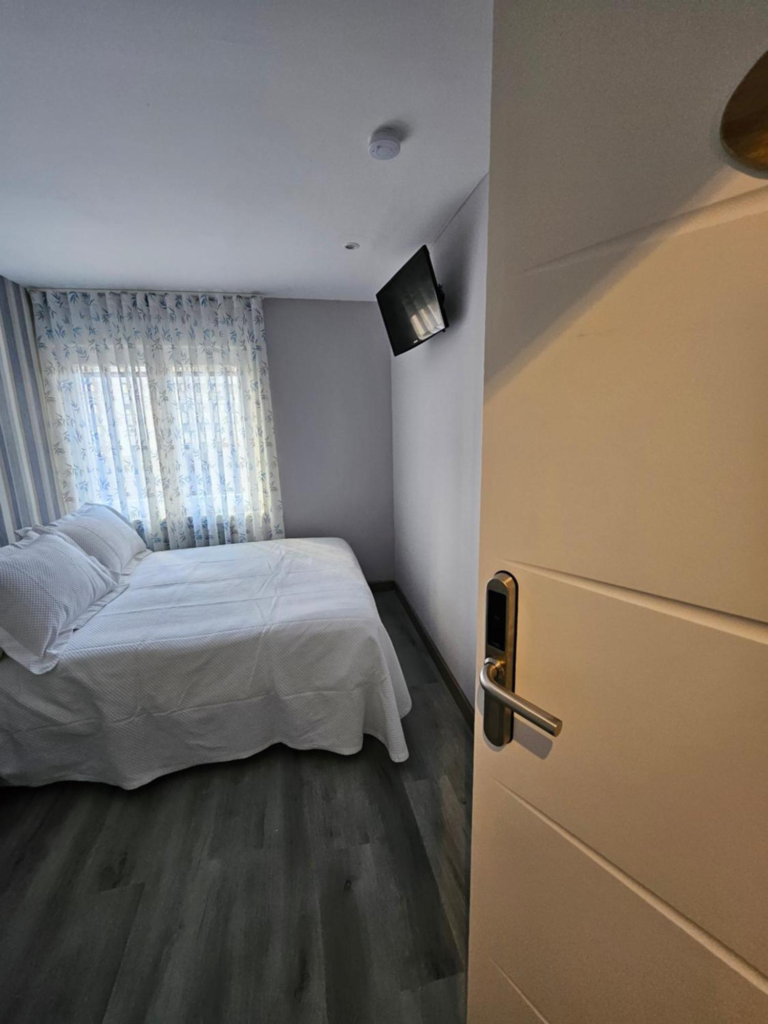 Hostal Foncalada Овьедо Экстерьер фото