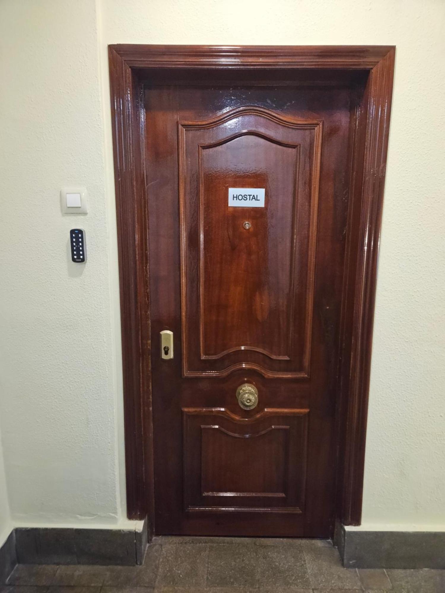 Hostal Foncalada Овьедо Экстерьер фото